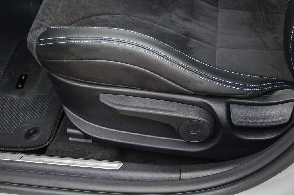 Certified 2026 Hyundai Elantra N Base image 23