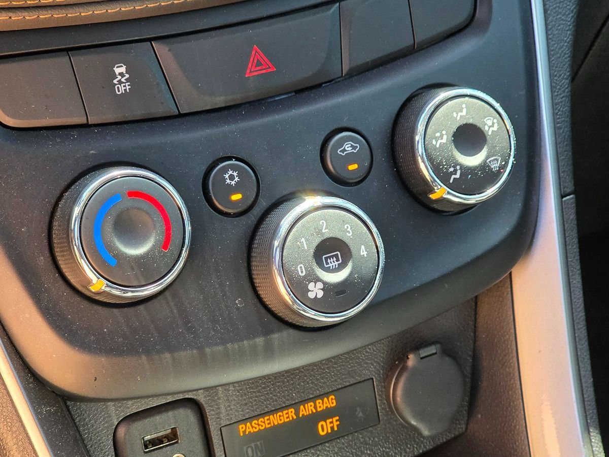 Used 2020 Chevrolet Trax LT w/ Driver Confidence Package image 31