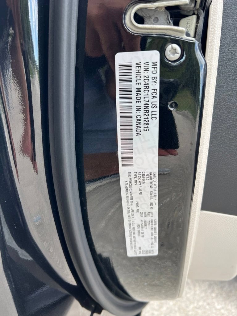 Used 2022 Chrysler Pacifica Touring-L FWD image 25