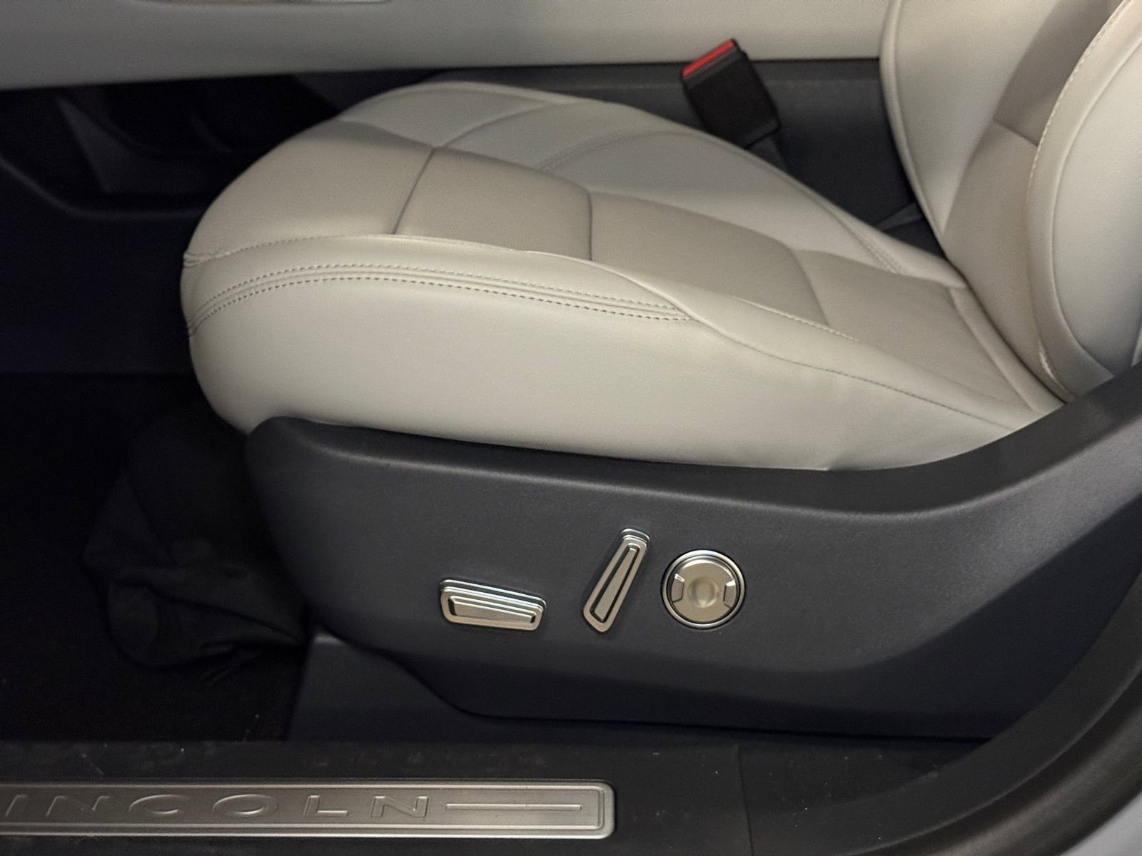 New 2026 Lincoln Nautilus Premier w/ Equipment Group 102A image 25