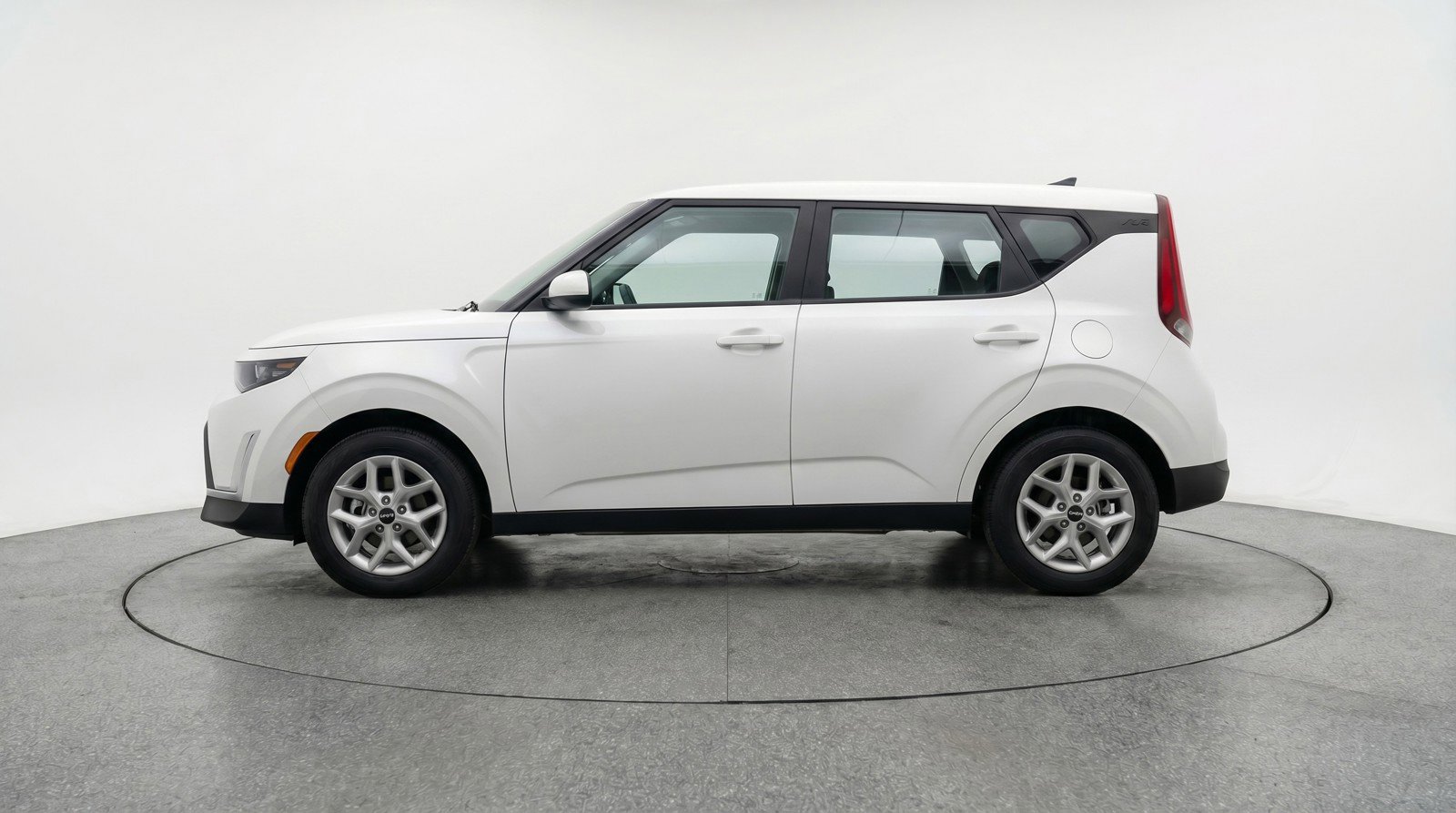Used 2025 Kia Soul LX w/ LX Technology Package image 5