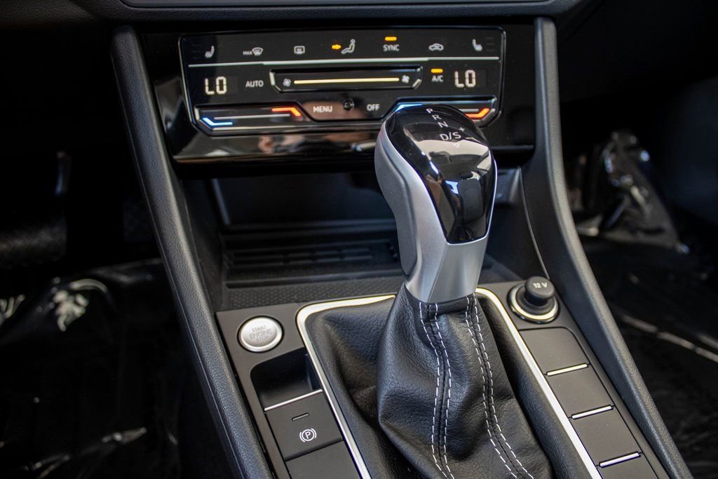 New 2025 Volkswagen Jetta SE image 37