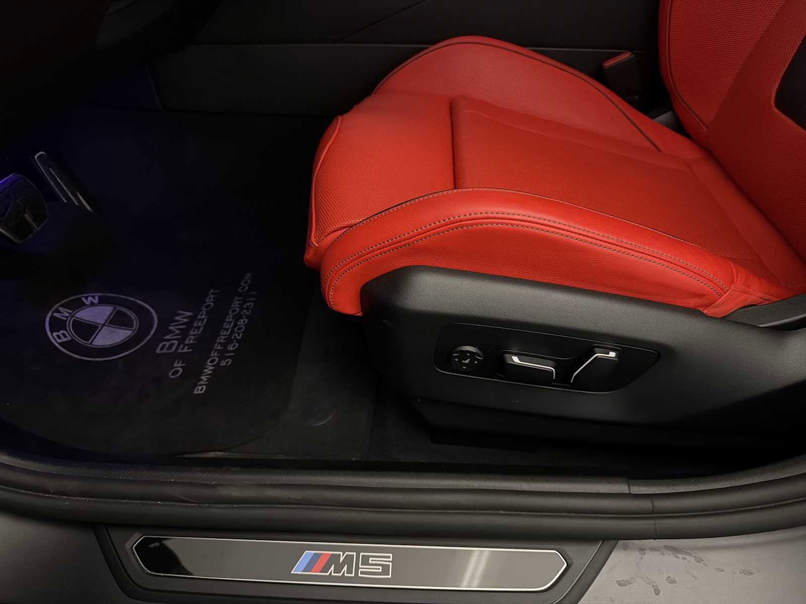 Used 2026 BMW M5 w/ Carbon Package AWD/4WD image 10