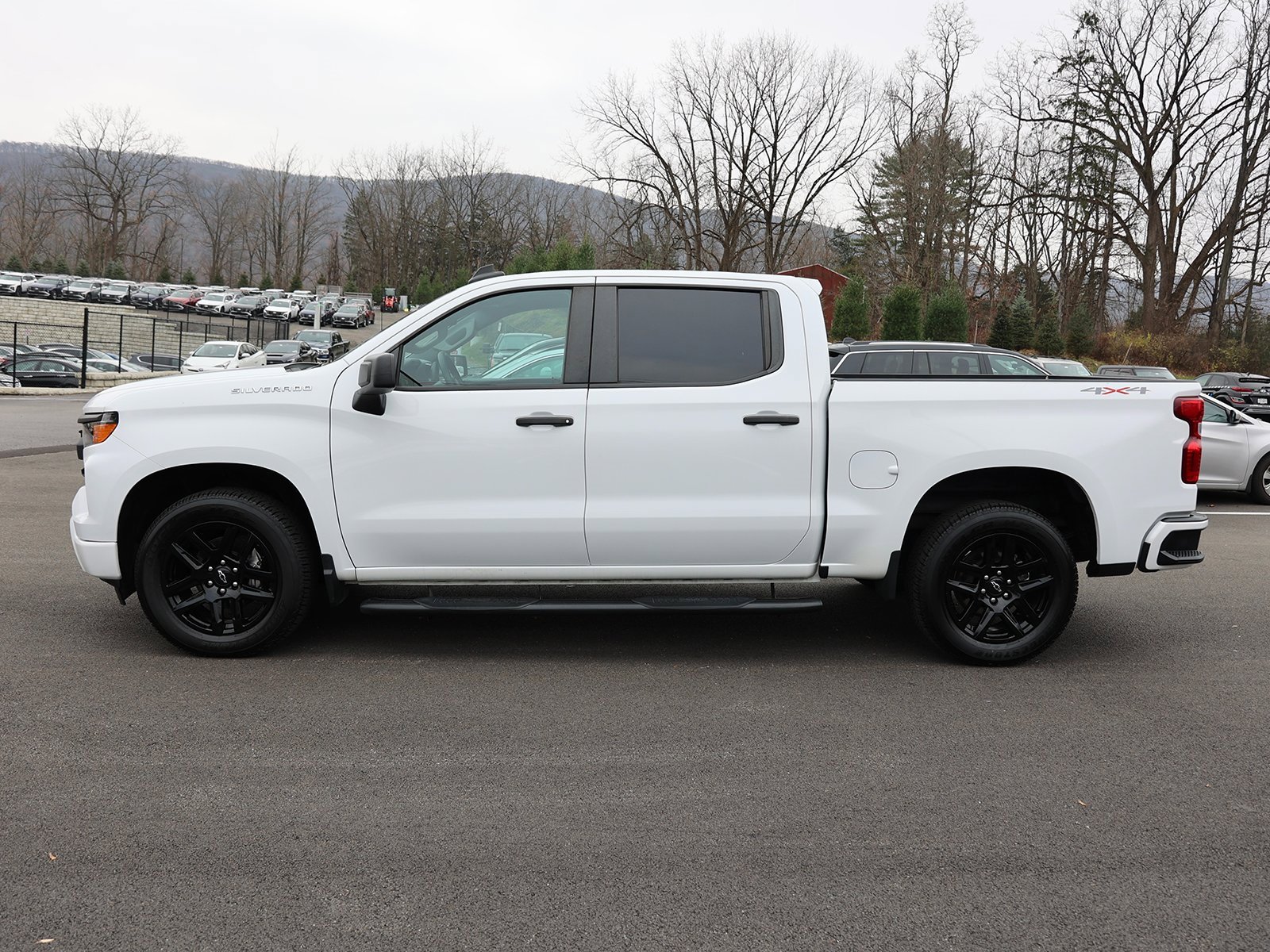 Used 2023 Chevrolet Silverado 1500 Custom image 4