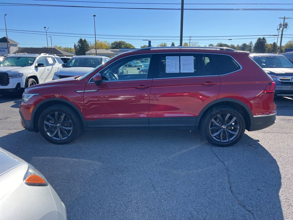 Used 2022 Volkswagen Tiguan SE image 2