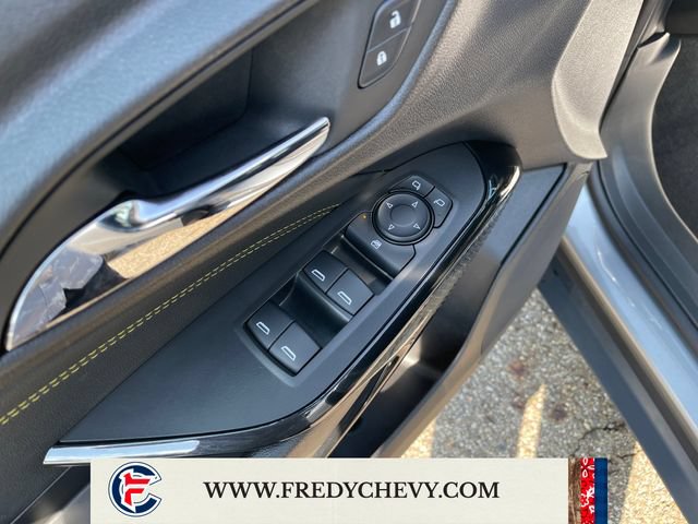 Used 2025 Chevrolet Trax LT FWD image 13