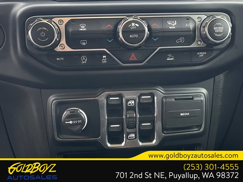 Used 2023 Jeep Wrangler Sahara AWD/4WD image 24