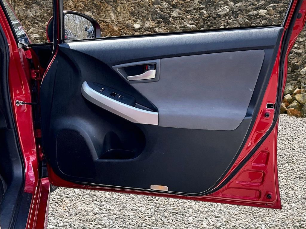 Used 2015 Toyota Prius Three image 21