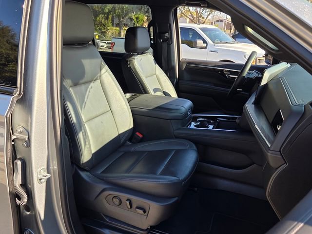 Certified 2025 Chevrolet Suburban Z71 AWD/4WD image 21