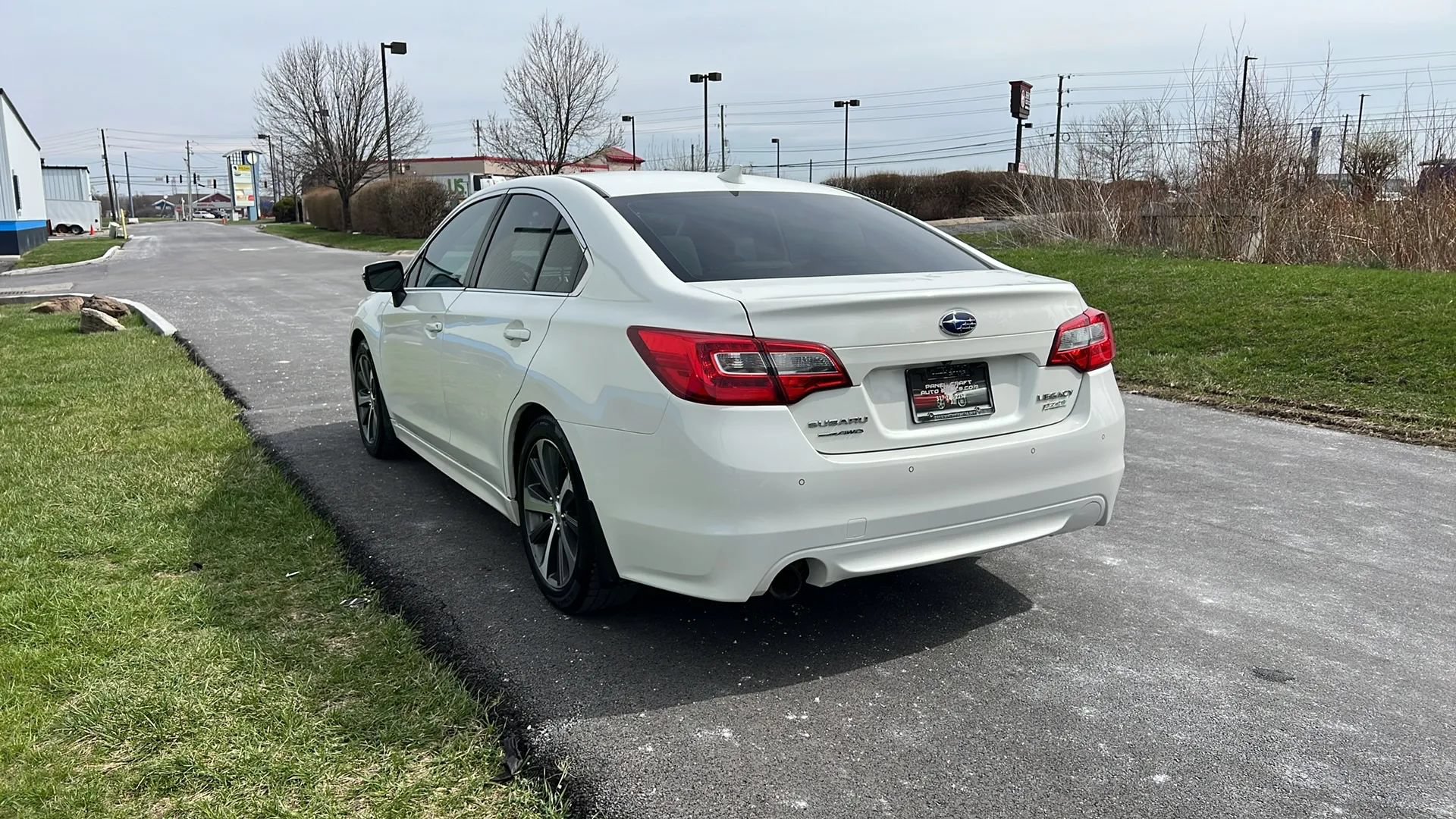 Used 2017 Subaru Legacy 2.5i Limited AWD/4WD image 7