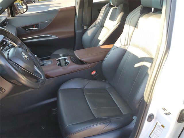 Used 2024 Toyota Venza Limited image 29