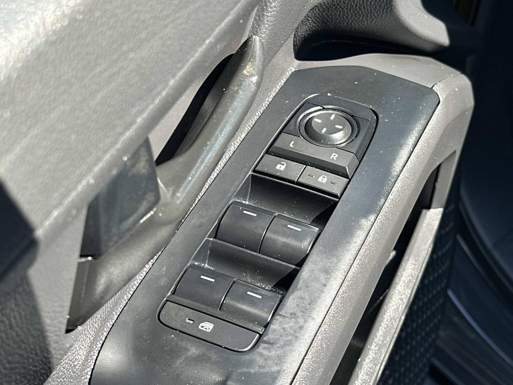 Used 2024 Toyota Tacoma SR5 AWD/4WD image 21