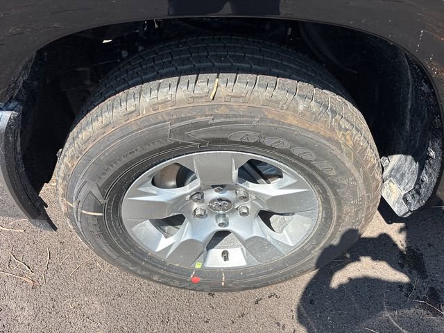 New 2026 RAM 1500 4x4 Crew Cab image 33