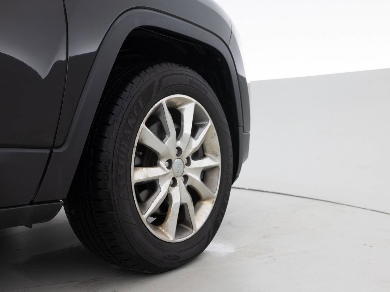 Used 2014 Jeep Cherokee Limited AWD/4WD image 18