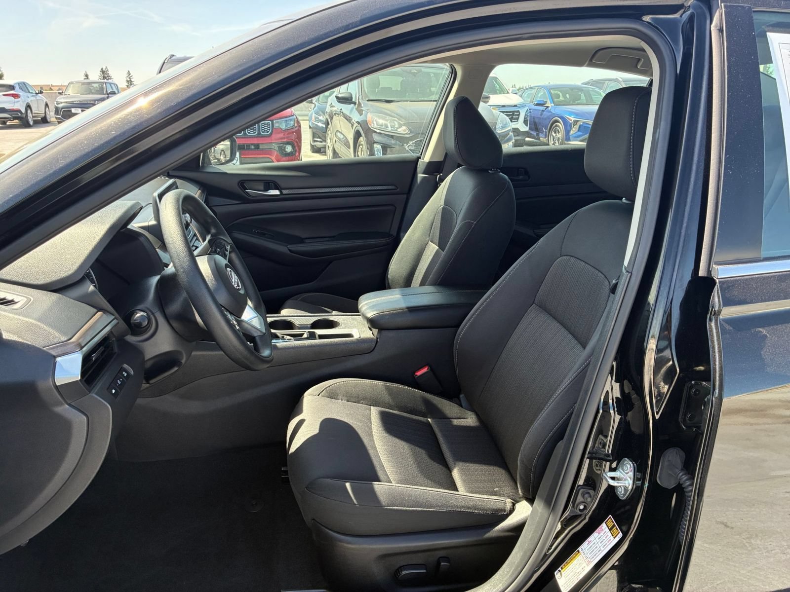 Used 2025 Nissan Altima 2.5 SV FWD image 26