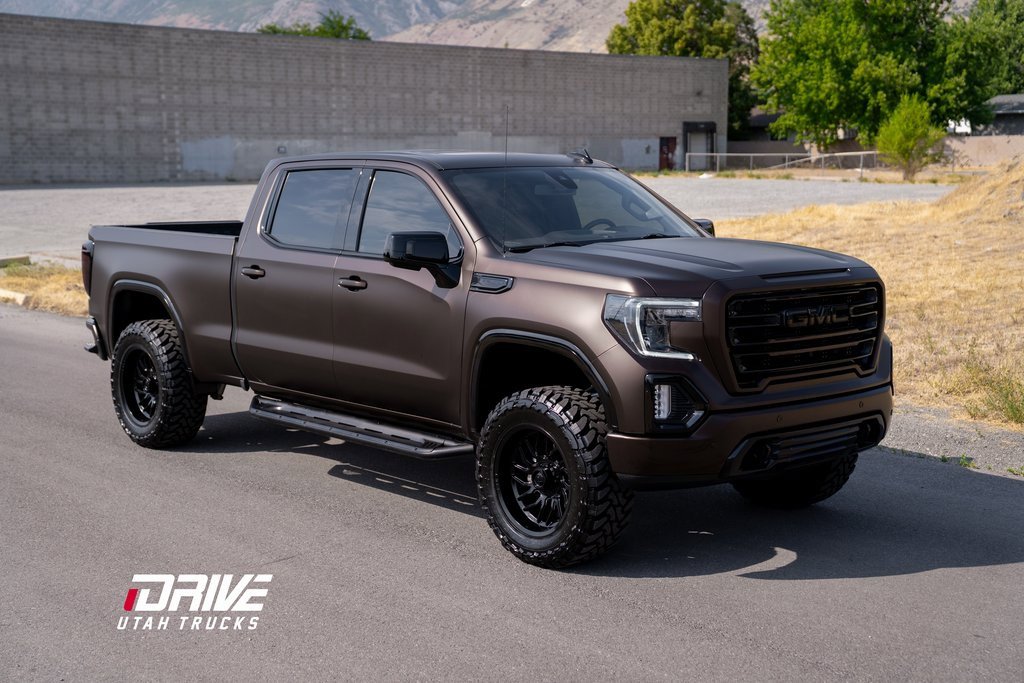 Used 2022 GMC Sierra 1500 AT4 image 2