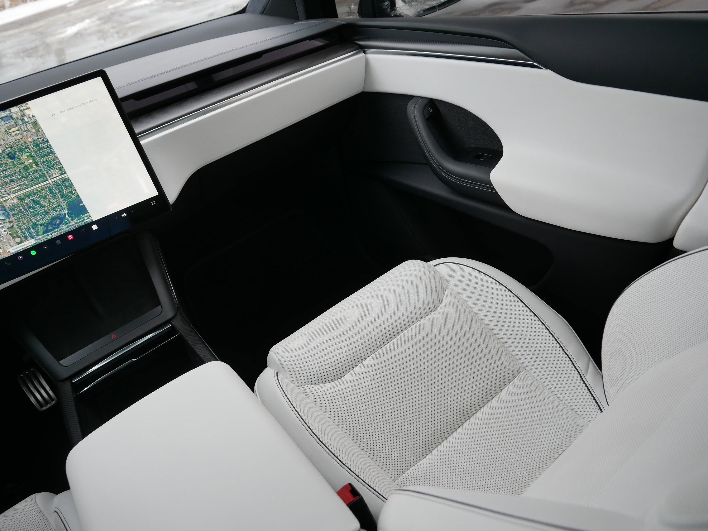 Used 2024 Tesla Model X Plaid image 11