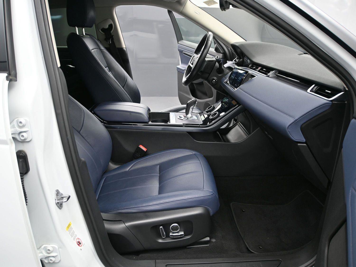 Used 2021 Land Rover Range Rover Evoque SE image 16