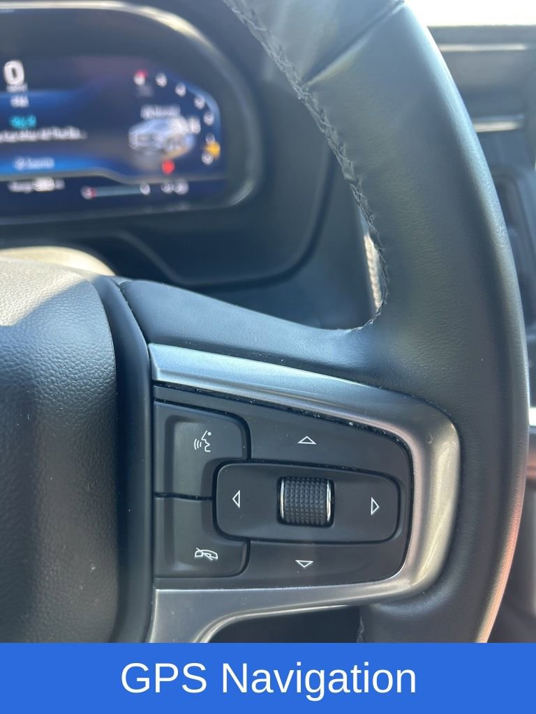 Used 2024 Chevrolet Suburban LT image 12