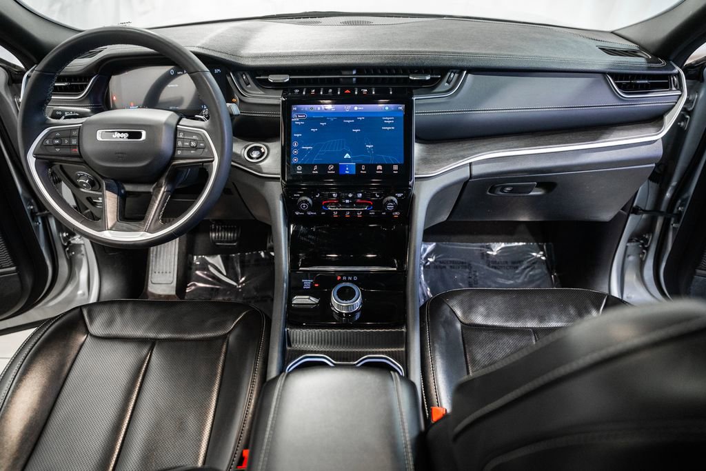 Certified 2024 Jeep Grand Cherokee L Limited w/ Luxury Tech Group II image 25