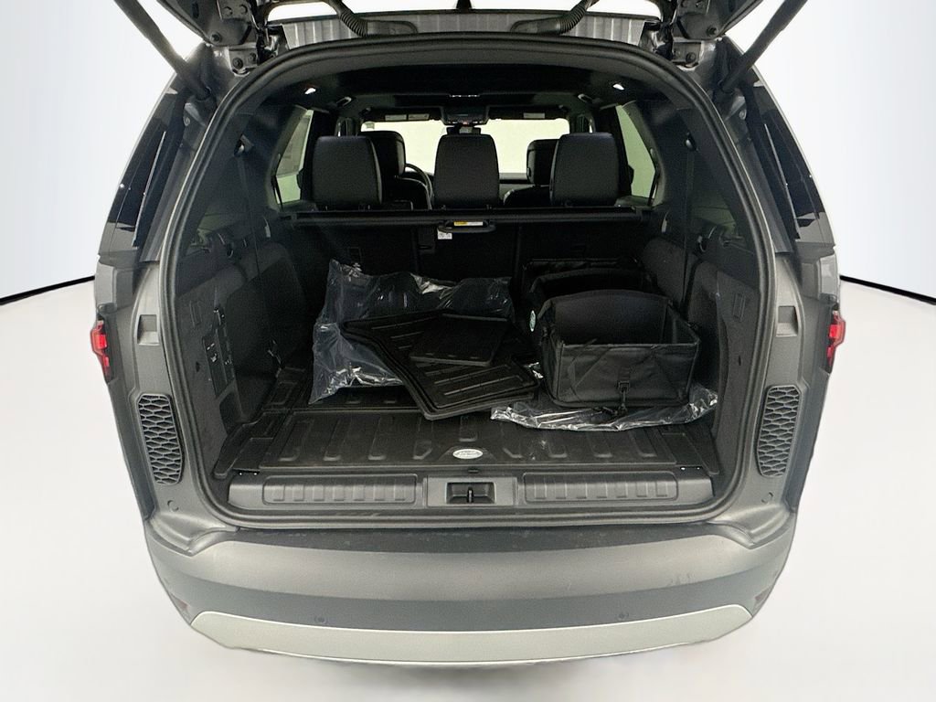 New 2026 Land Rover Discovery S AWD/4WD image 25