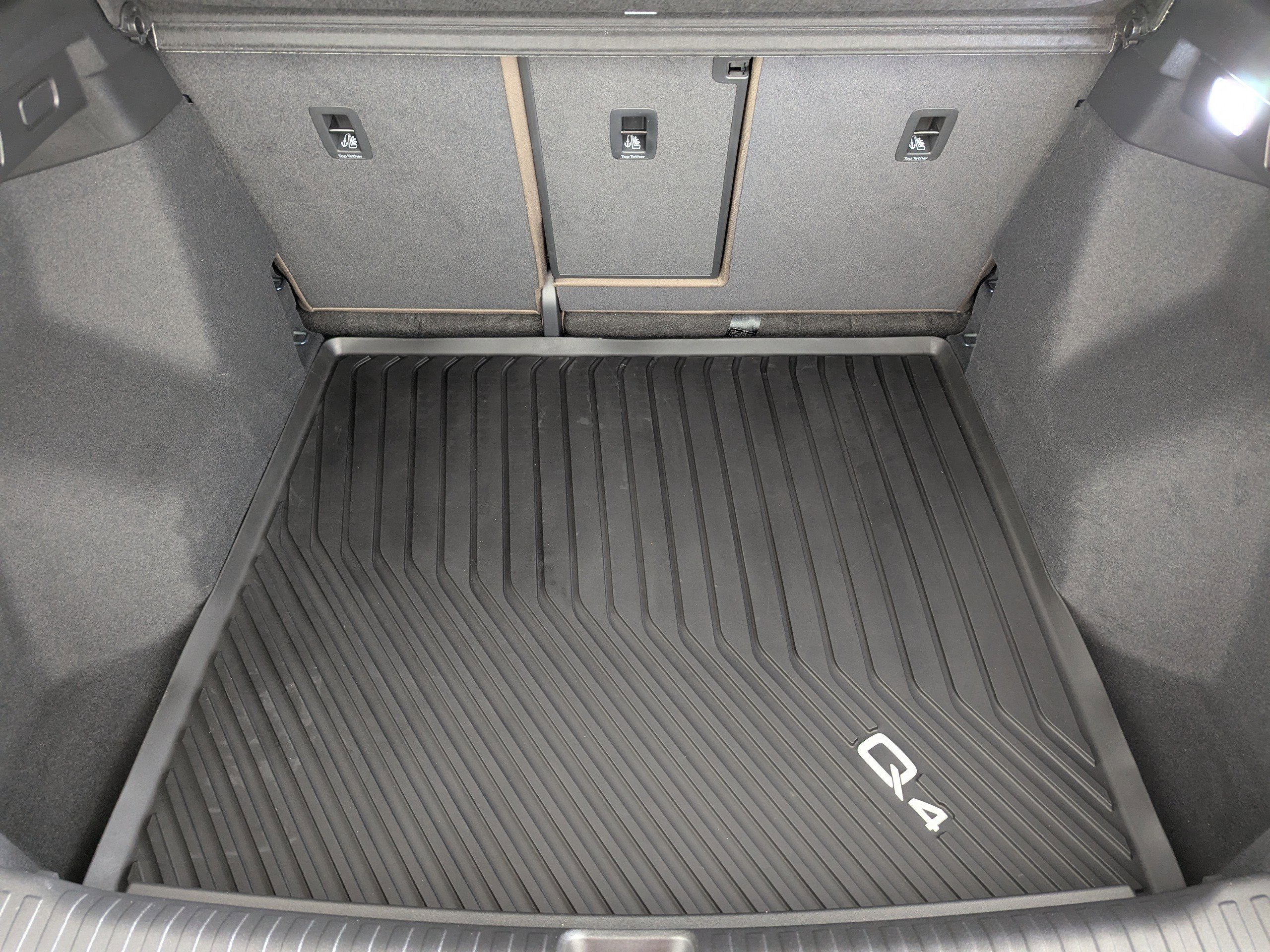 Certified 2026 Audi Q4 e-tron Premium w/ Convenience Package image 20