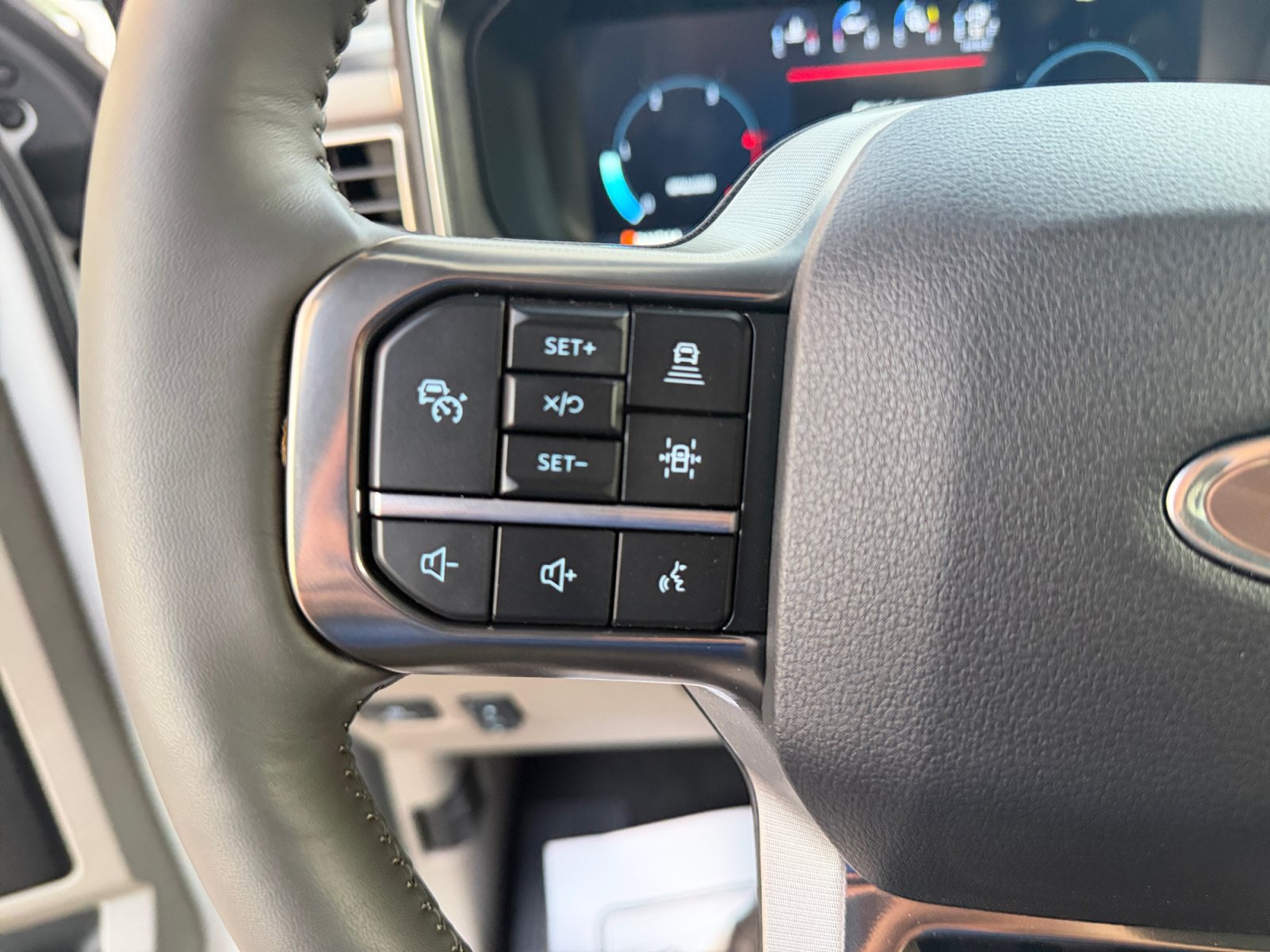 Used 2026 Ford F250 Platinum w/ Platinum Plus Package AWD/4WD image 18