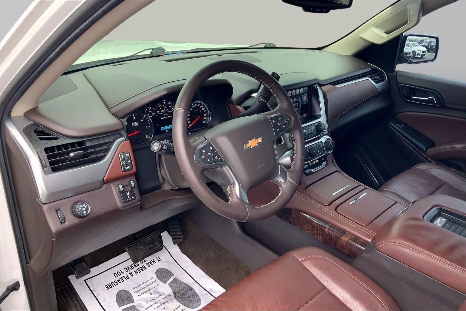 Used 2017 Chevrolet Suburban Premier RWD image 18
