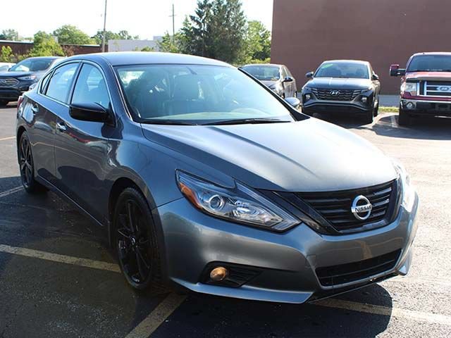 Used 2018 Nissan Altima 2.5 SR w/ SR Midnight Edition FWD image 4