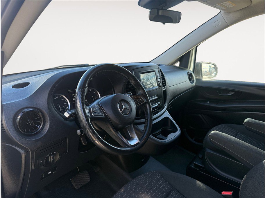 Used 2023 Mercedes-Benz Metris image 10