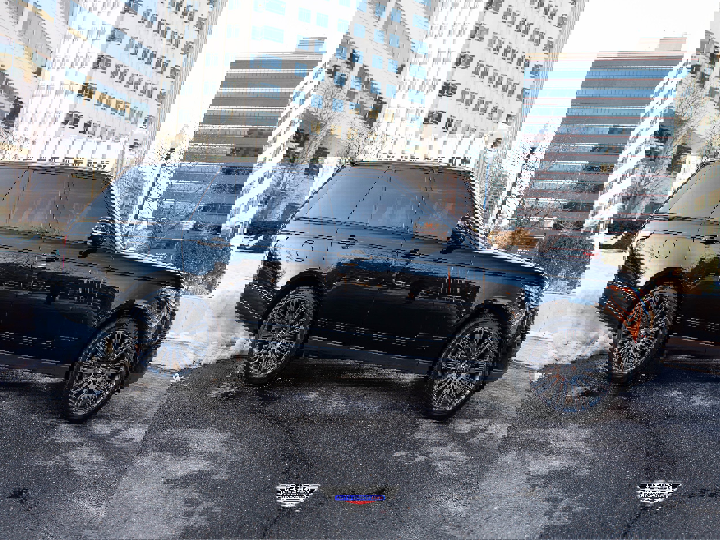 Used 2020 Land Rover Range Rover HSE image 8