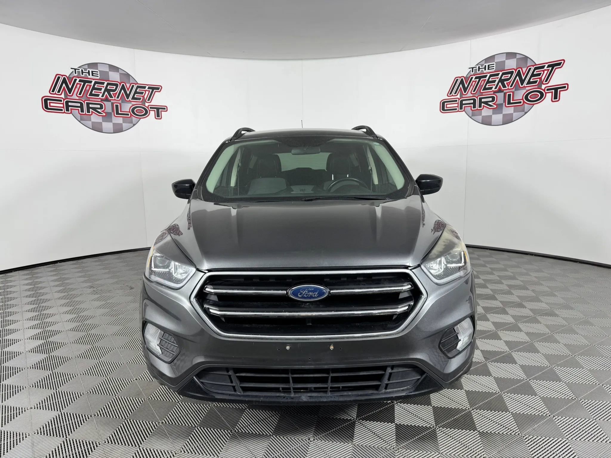 Used 2019 Ford Escape SE FWD image 2