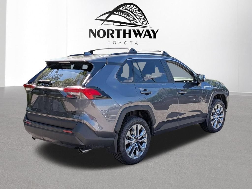 Used 2023 Toyota RAV4 XLE Premium AWD/4WD image 3