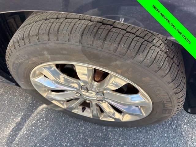 Used 2018 Chrysler 300 Touring L AWD/4WD image 12