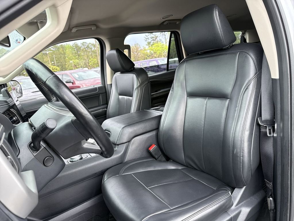 Used 2024 Ford Expedition Max XLT image 11