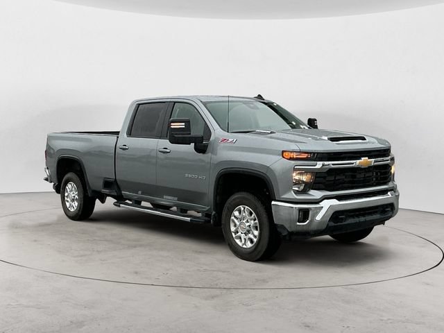 Used 2026 Chevrolet Silverado 3500 LT AWD/4WD image 7