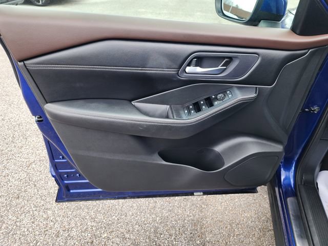 Used 2023 Nissan Rogue SV w/ SV Premium B Package image 9