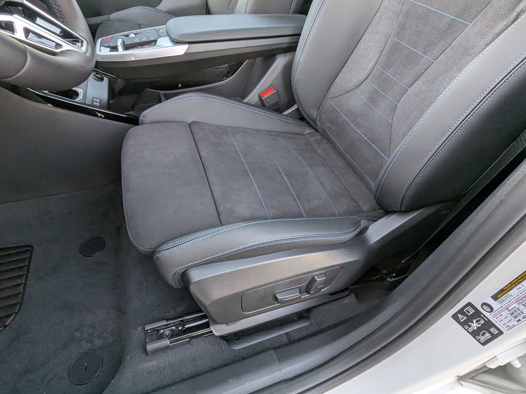 New 2026 BMW X2 xDrive28i w/ Technology Package AWD/4WD image 15