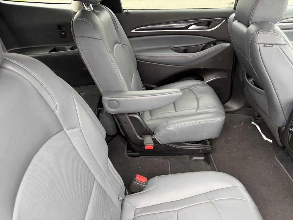 Used 2020 Buick Enclave Essence FWD image 19