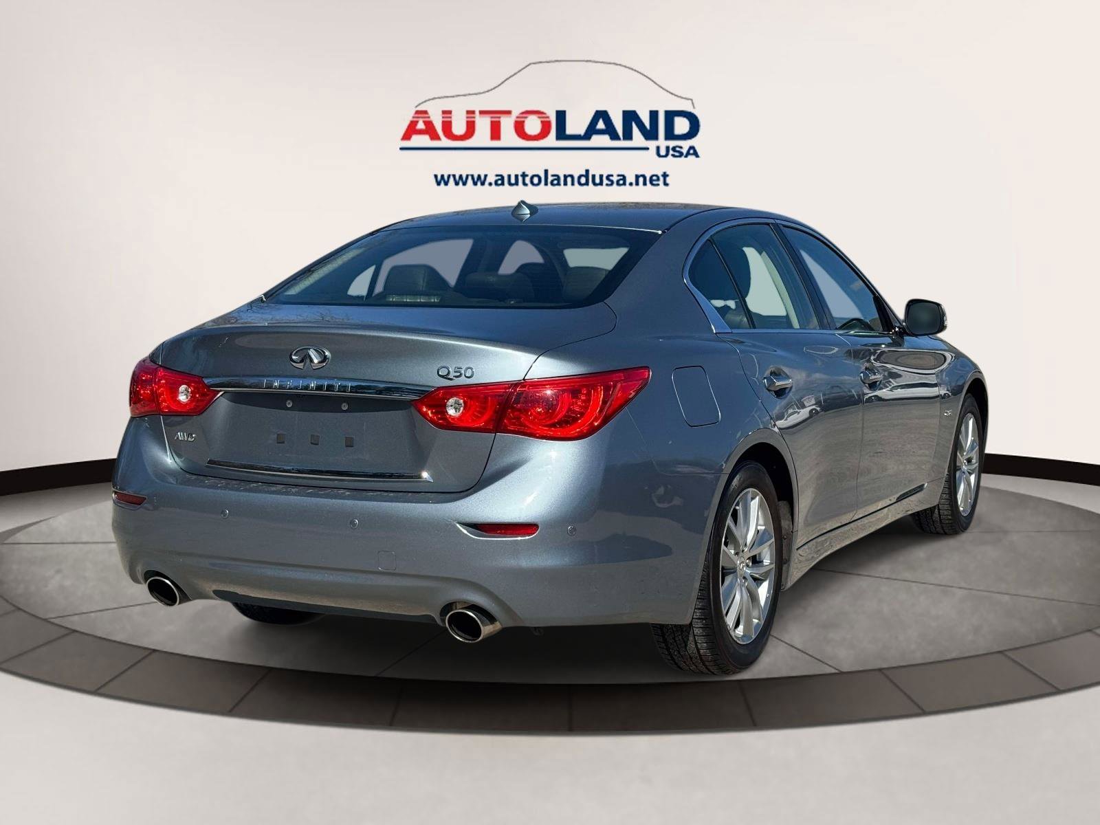Used 2017 INFINITI Q50 Signature Edition w/ Cargo Package (L95) image 3