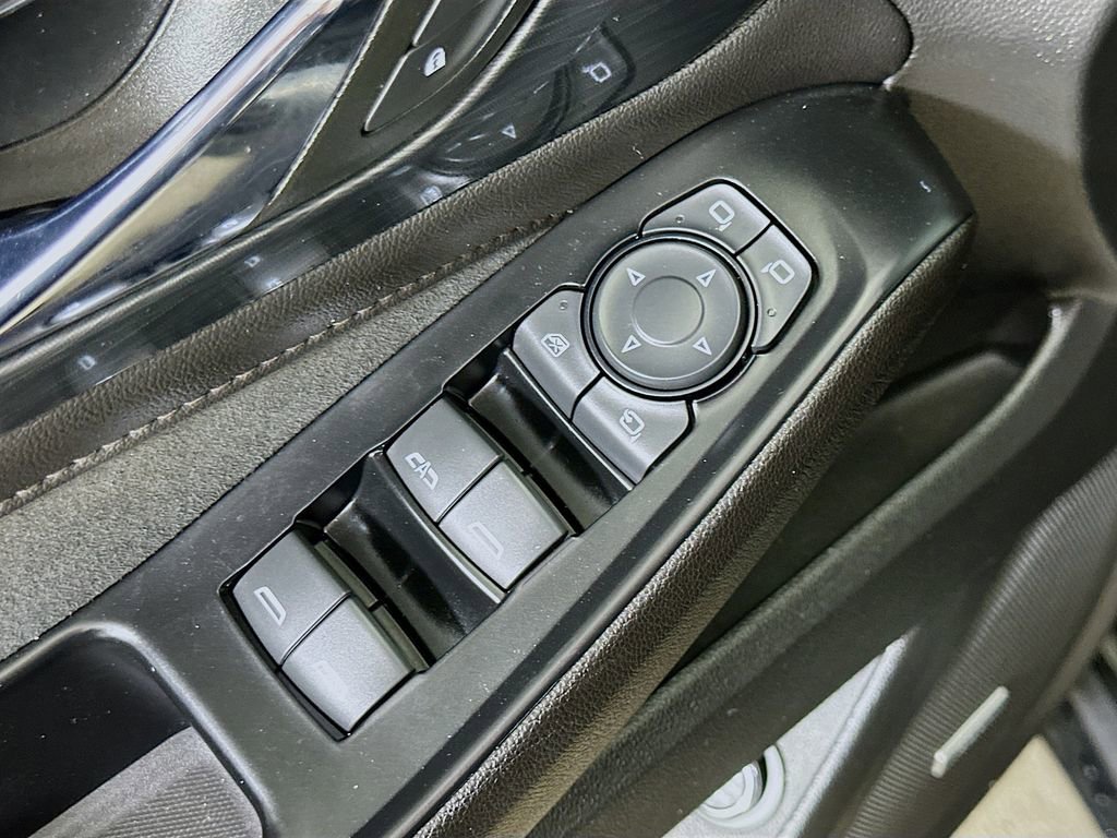 Used 2023 Chevrolet Traverse High Country image 21