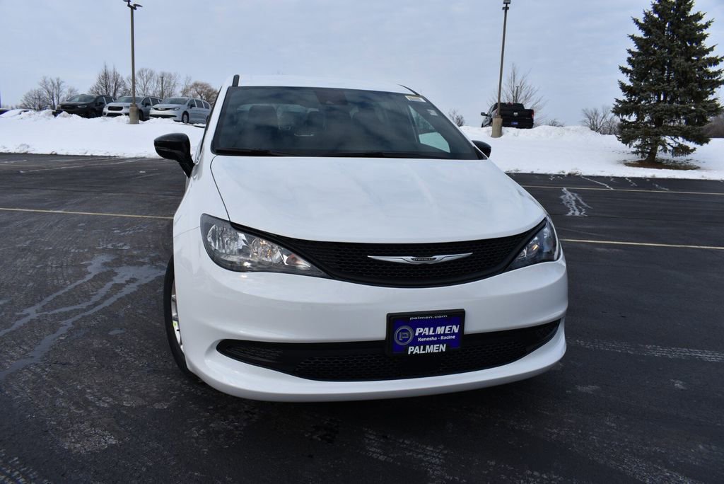 New 2026 Chrysler Voyager LX image 2