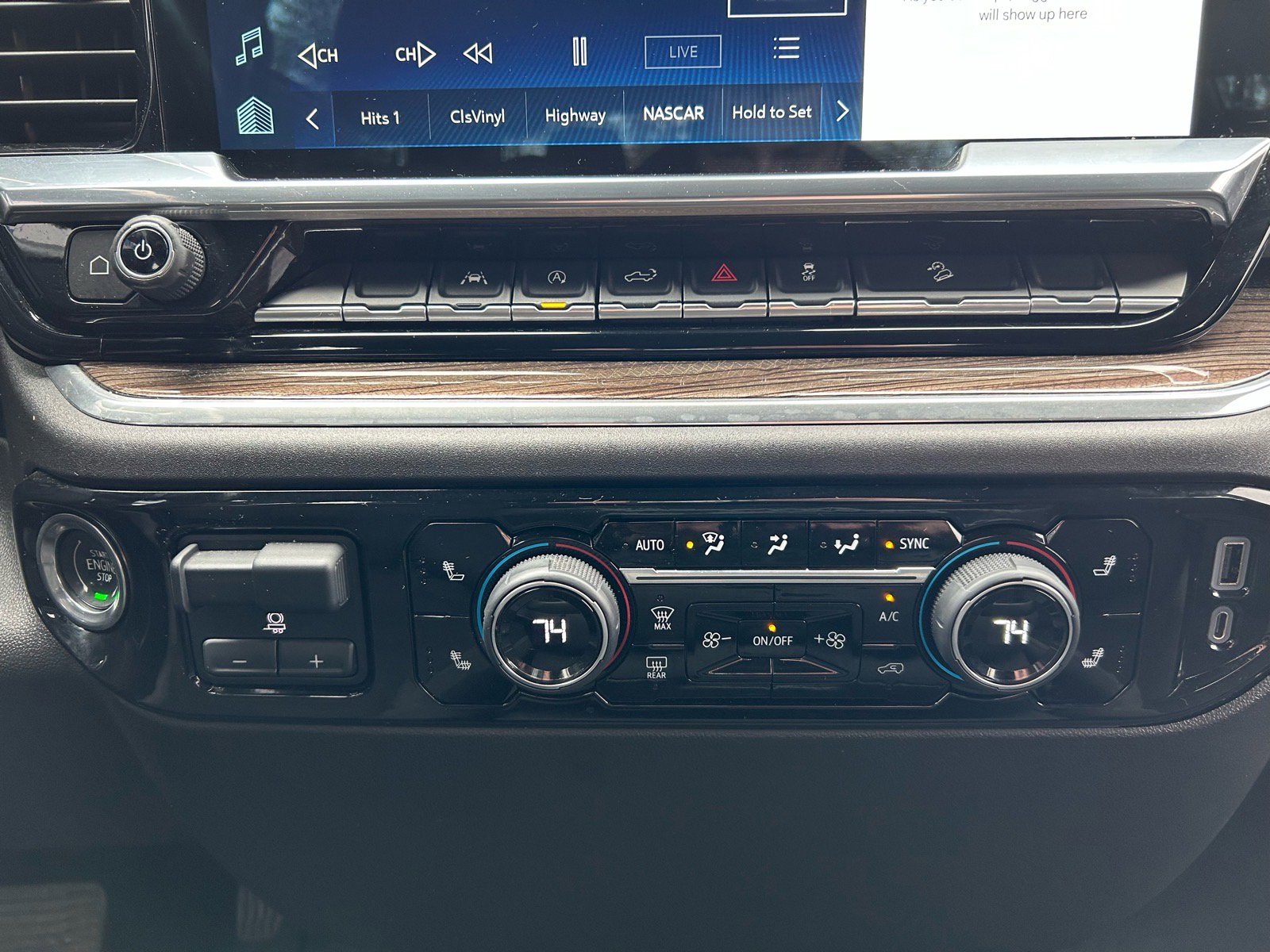 Used 2022 Chevrolet Silverado 1500 RST AWD/4WD image 17