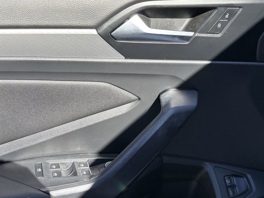 Used 2021 Volkswagen Jetta SE w/ SE Cold Weather Package image 11