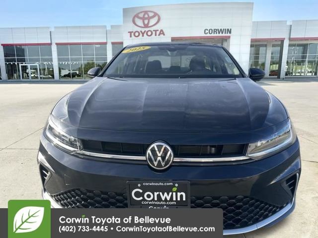 Used 2025 Volkswagen Jetta S image 8