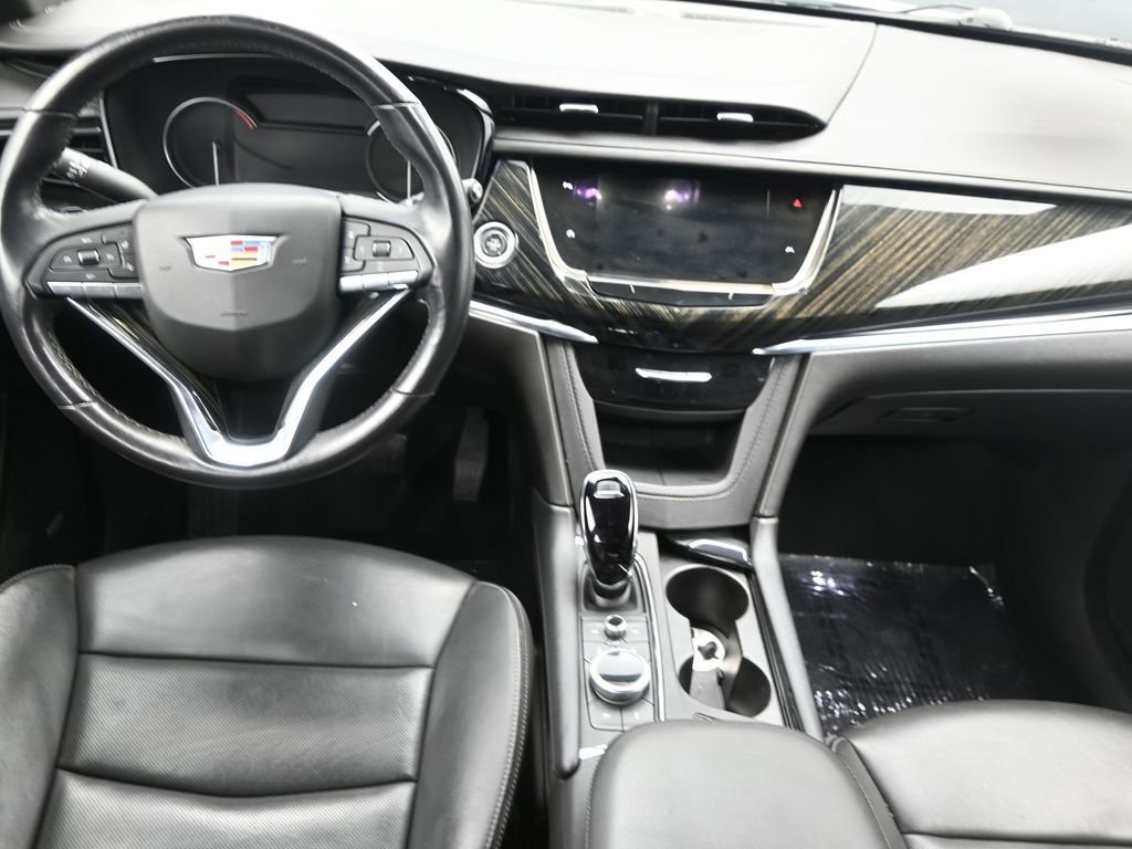 Used 2023 Cadillac XT6 Premium Luxury image 13
