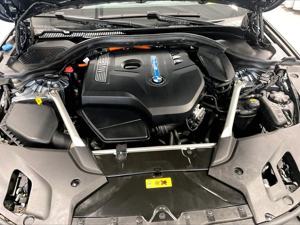 Used 2019 BMW 530e xDrive w/ Convenience Package AWD/4WD image 35