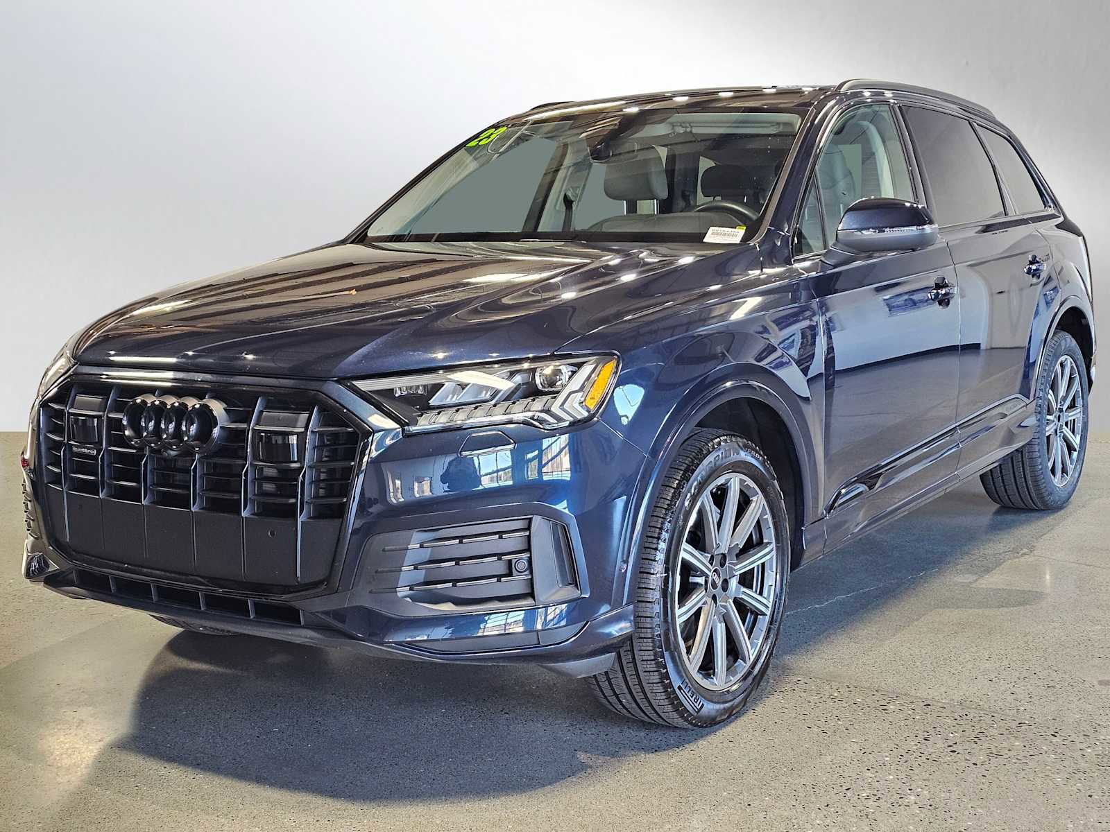 Used 2023 Audi Q7 2.0T Premium Plus w/ Premium Plus Package image 3