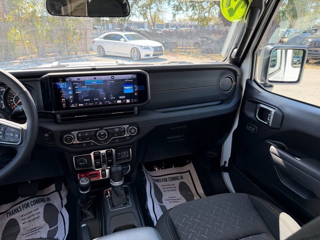 Used 2025 Jeep Gladiator Mojave w/ Convenience Group image 33