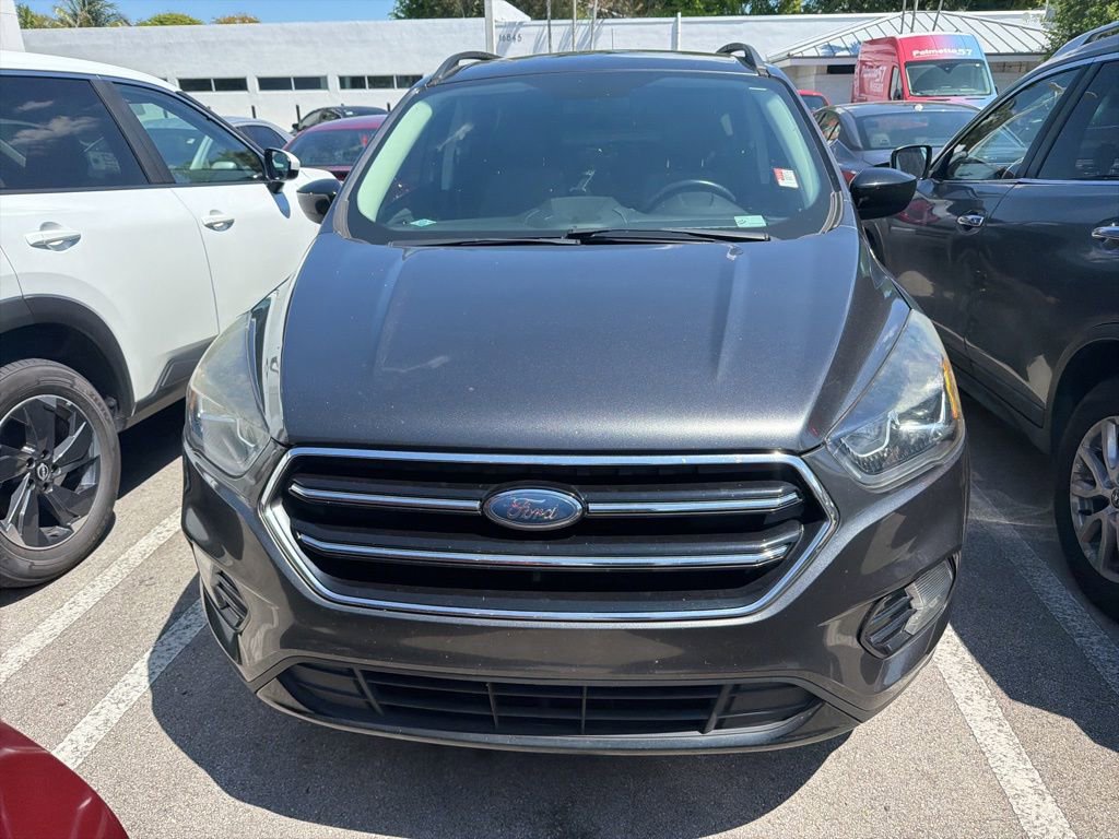 Used 2019 Ford Escape SE image 2